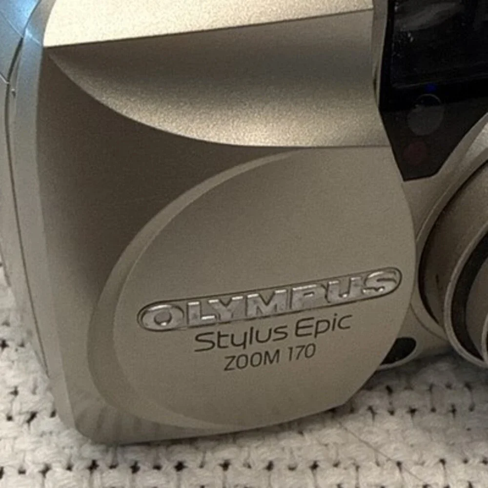 Olympus Stylus Epic Zoom 170 35mm Film Camera & Case